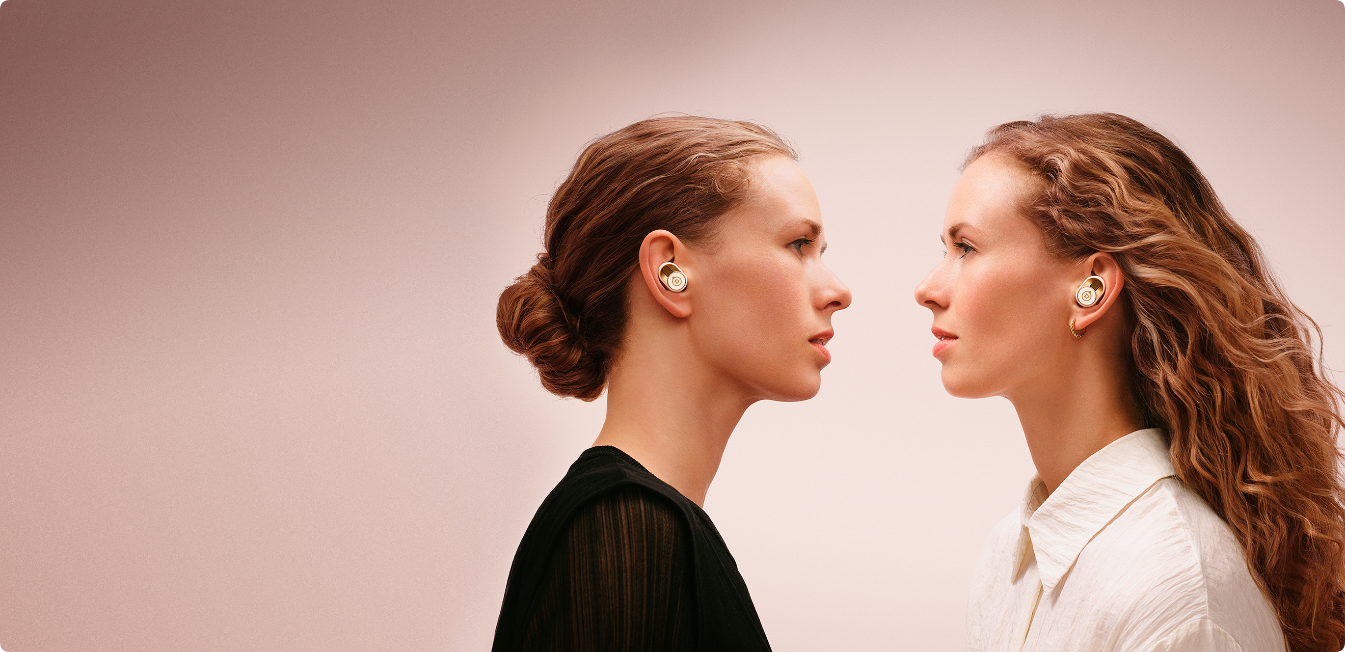 Премиальные наушники Devialet Gemini II Opéra de Paris Gold с чистым звуком и стильным дизайном