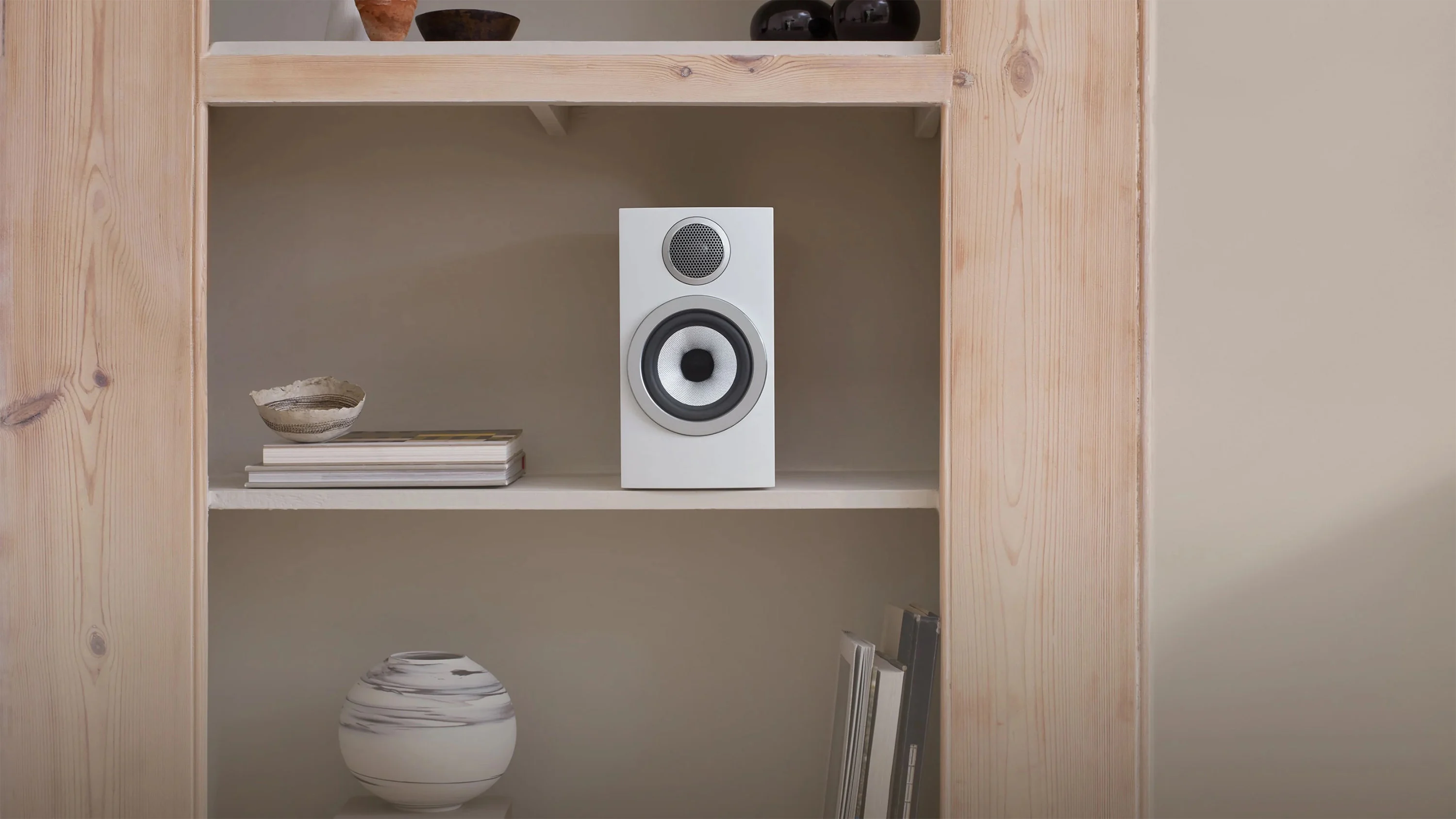 Bowers & Wilkins 707 S3