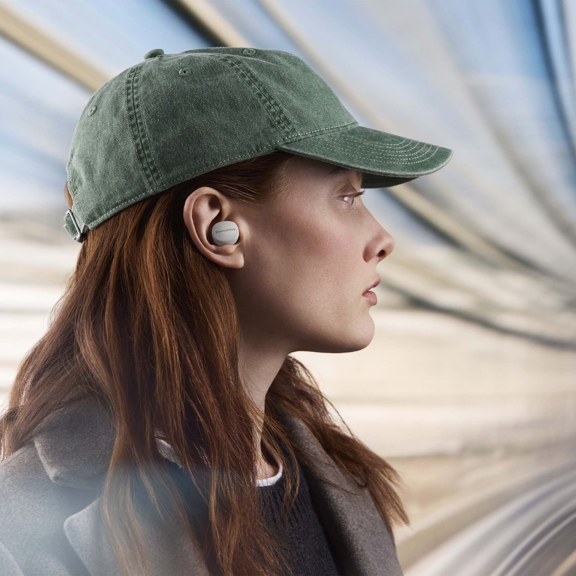 Bowers & Wilkins Pi6 &mdash; премиальные беспроводные наушники с ANC и удобным кейсом