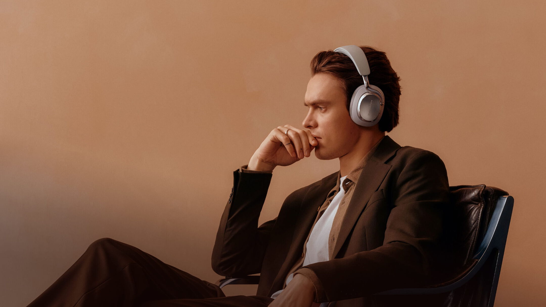 Bowers & Wilkins Px8 S2